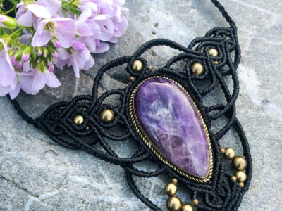 Création de bijoux en macramé et sacs au crochet