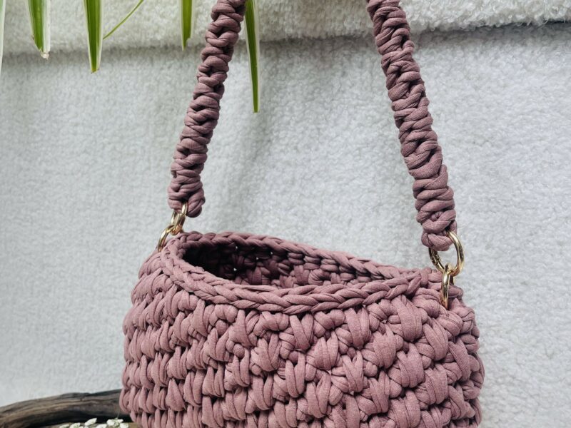 Création de bijoux en macramé et sacs au crochet