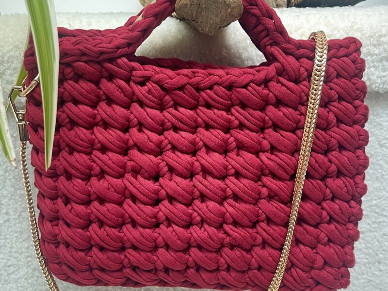 Création de bijoux en macramé et sacs au crochet
